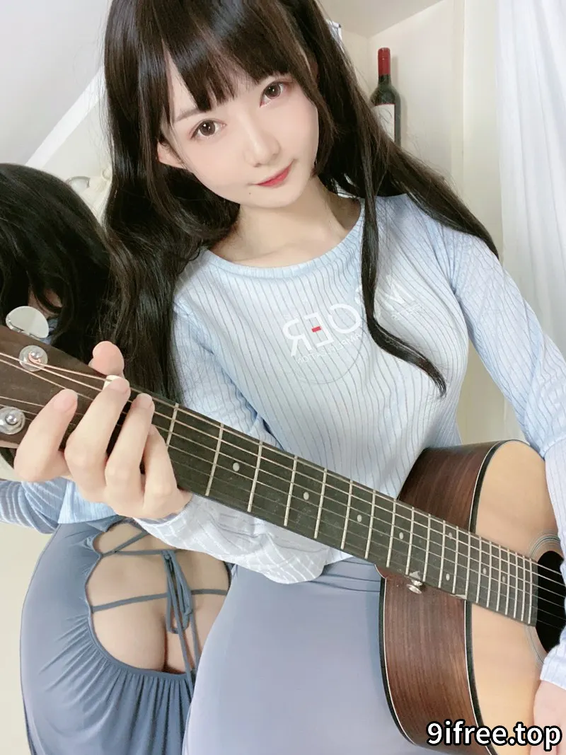 51酱-吉他妹妹自拍 [25P+3V-135MB]-就爱免费