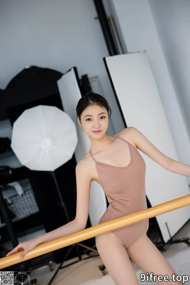 GALLI嘉丽 舞蹈生日记 2020.01.01 NO.001 毛毛 [53P-394MB]-就爱免费