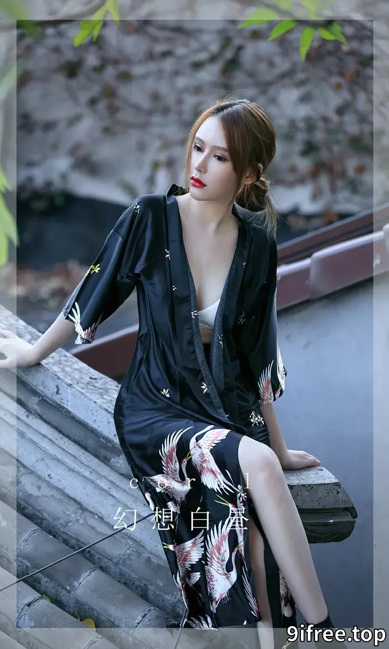 [Ugirls爱尤物] NO.2529 模特Coral私房性感多套服饰系列秀曼妙身姿迷人诱惑写真-就爱免费