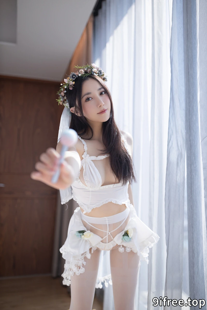 秀人网模特 鱼子酱-三月在逃公主 [120P-1.40GB]-就爱免费