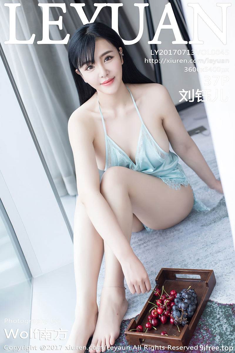[LeYuan星乐园] Vol.045 女神刘钰儿居家蓝色吊带蕾丝睡裙秀傲人豪乳完美曲线写真