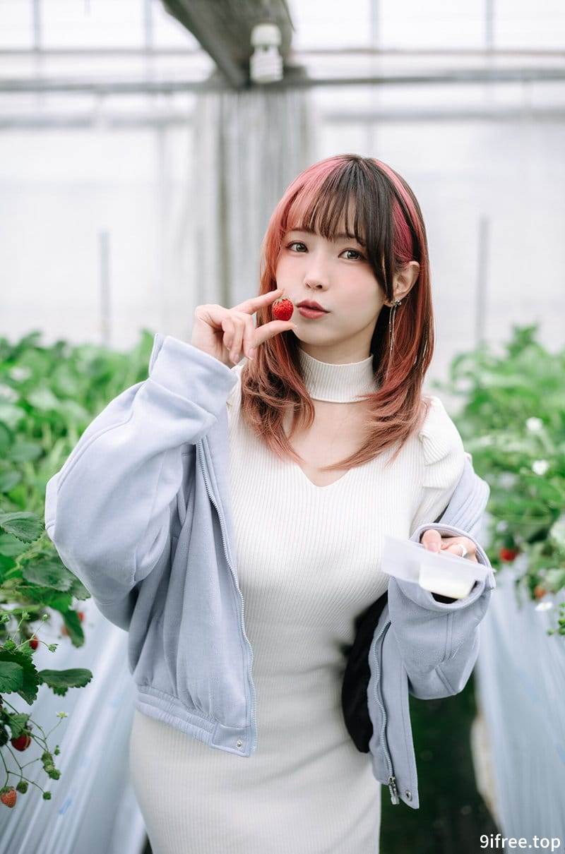 ElyEE子 Strawberry Picking Date [34P+2V-128MB]