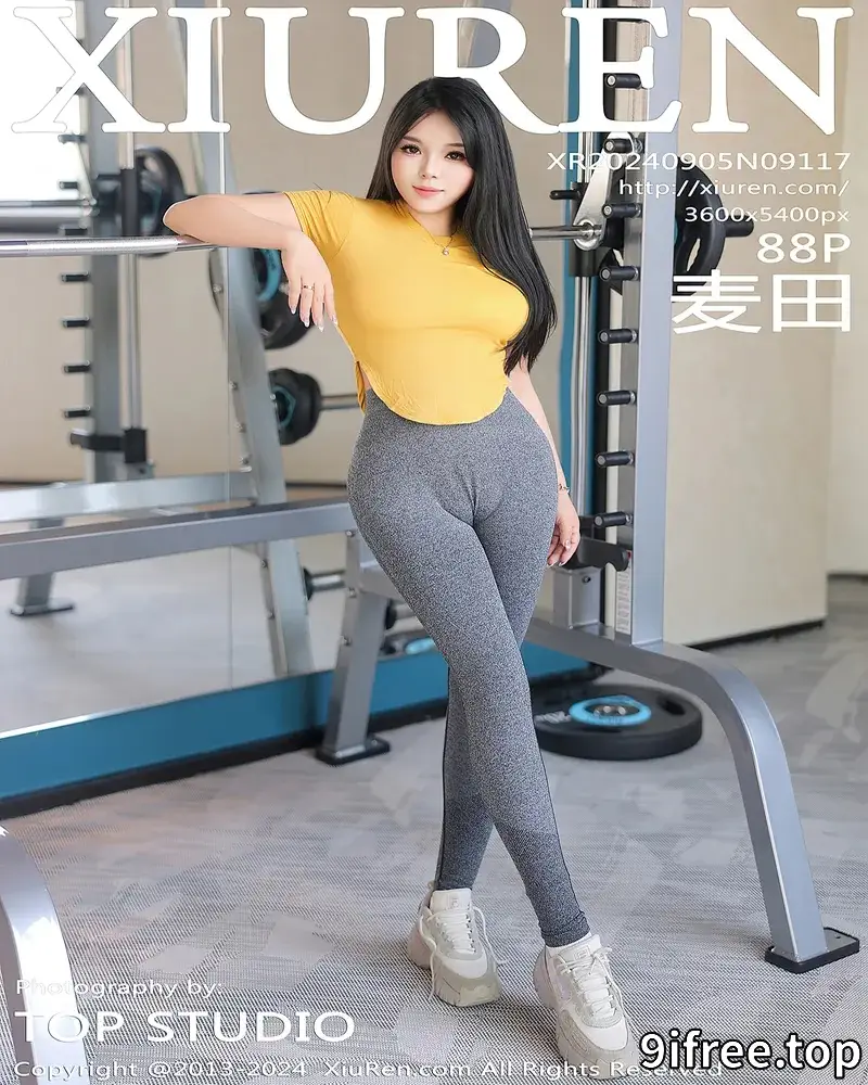 [XiuRen秀人网] NO.9117 模特麦田健身房性感黄T配灰色瑜伽裤紧身秀曼妙身姿诱惑写真