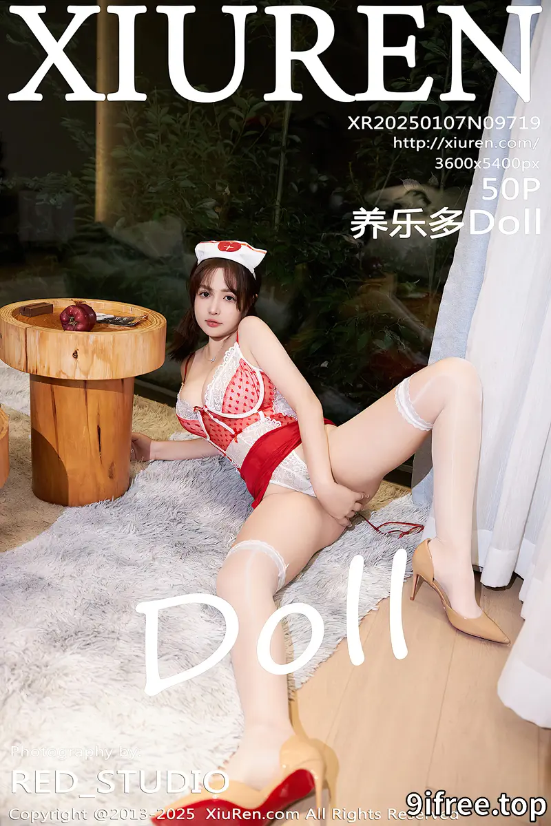 [XiuRen秀人网] NO.9719 模特养乐多Doll性感红色情趣护士装配白丝袜秀完美身材诱惑写真